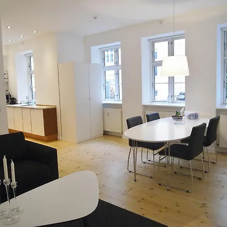 Lejlighed Charming Apartment In Historic City Center *